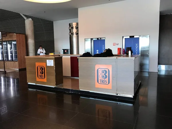 Procon interdita novamente quiosques de revistas no Aeroporto JK