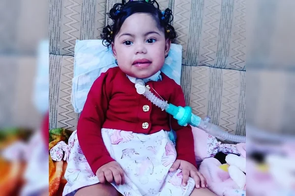 Bebê Marju, com AME
