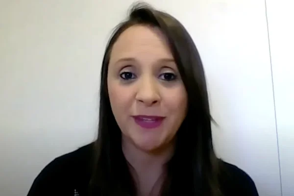 Metrópoles entrevista Renata Abreu