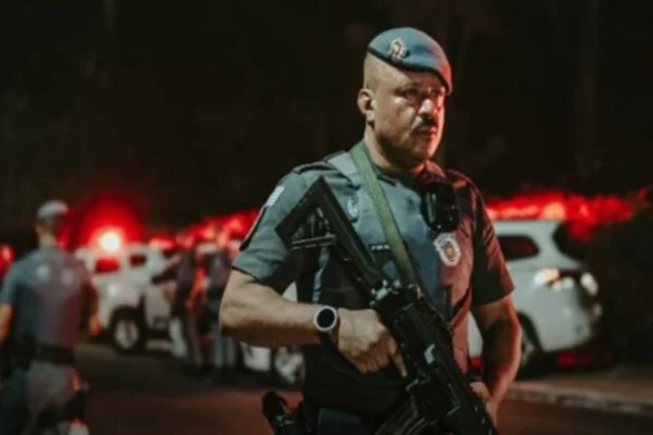 Trio é preso por incêndio em pátio de veículos da Polícia Civil de SP