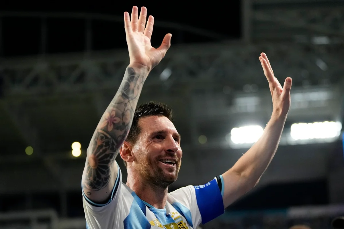 Messi responde a Mbappé e volta a liderar artilharia da Copa; veja lista