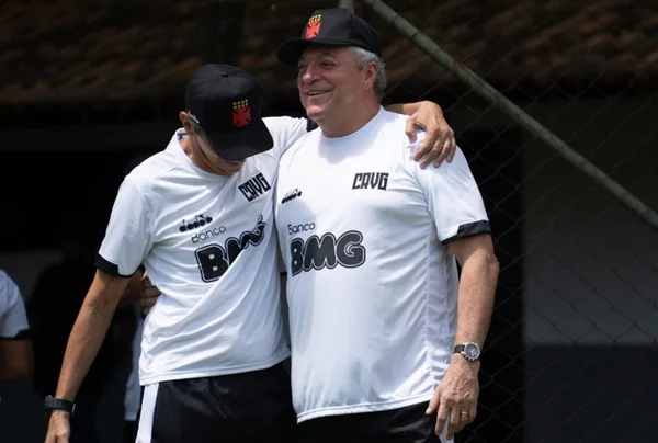 “Foi lindo” de Abel após derrota para Flamengo pega mal no Vasco