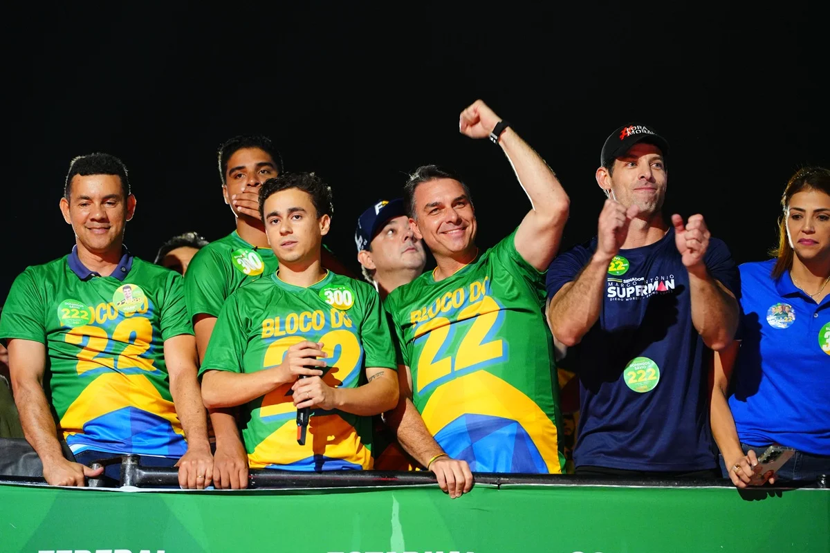 Nikolas Ferreira principal cabo eleitoral de Flávio Bolsonaro em Minas Nikolas Ferreira principal cabo eleitoral de Flávio Bolsonaro em Minas