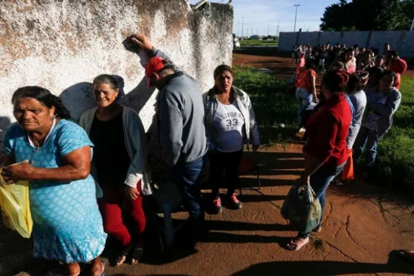 Faltam cestas básicas para assistência social no DF, aponta sindicato