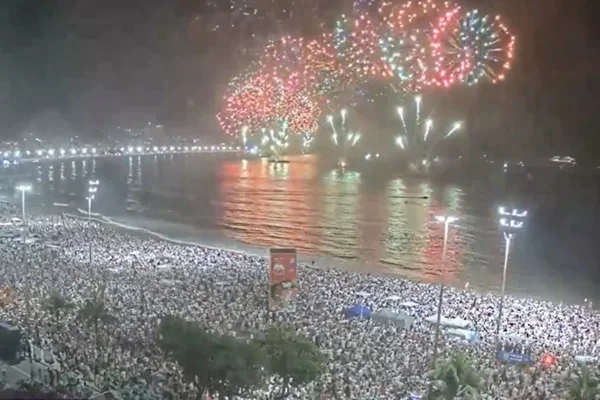 Imagem colorida de festa da virada - Metrópoles