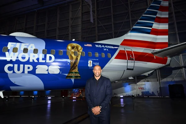 Foto colorida de Thierry Henry - Metrópoles