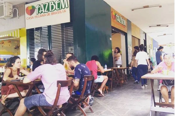 Restaurante vegano anuncia vagas para pessoas trans em Brasília