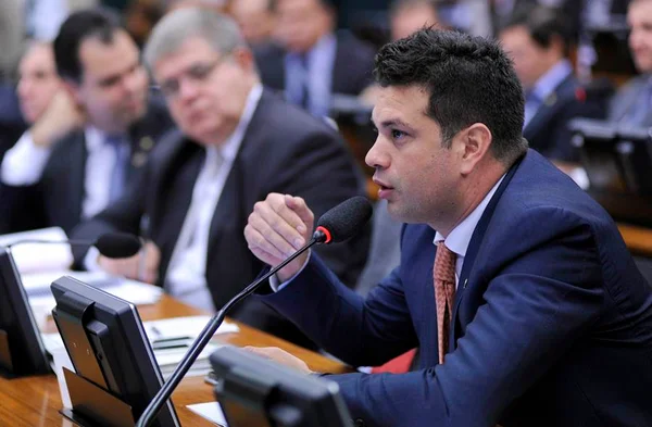 Picciani critica negociação e diz que Temer é continuação de Dilma