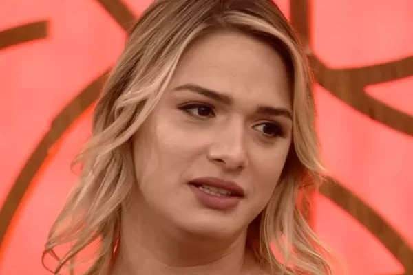 Glamour Garcia revela como superou depressão e diz: “Sofri bastante”