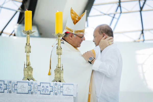 Missa em comemoração ao aniversário de 65 anos de Brasília é marcada por homenagem ao papa Francisco e presença do governador Ibaneis Rocha - Metrópoles