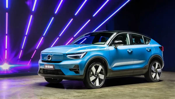 Volvo lança o segundo 100% elétrico no país; C40 custa R$ 420 mil