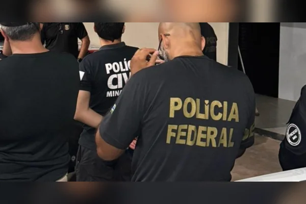 Investigação em celular achado em presídio leva 14 pessoas à prisão