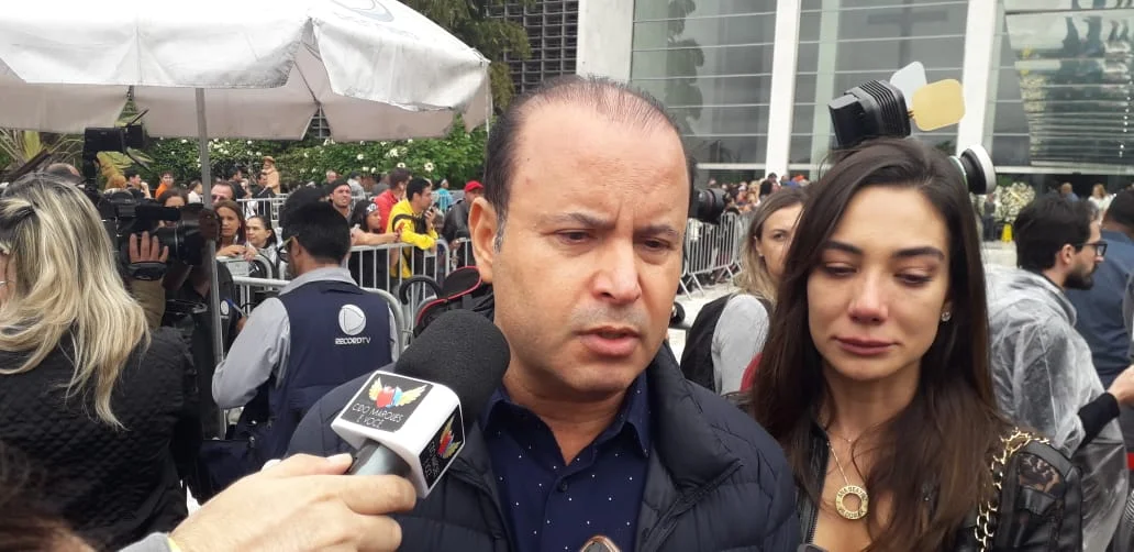 Ex-diretor da RecordTV se despede de Gugu: "A pessoa mais simples que já dirigi" Ex-diretor da RecordTV se despede de Gugu: "A pessoa mais simples que já dirigi"