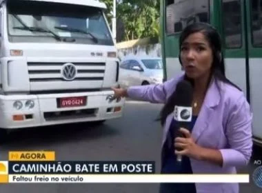 Vídeo: repórter é atingida com faísca de poste e leva susto ao vivo