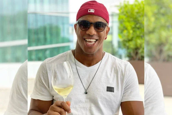 Ex-zagueiro do Vasco, Fábio Braz faz sucesso no OnlyFans