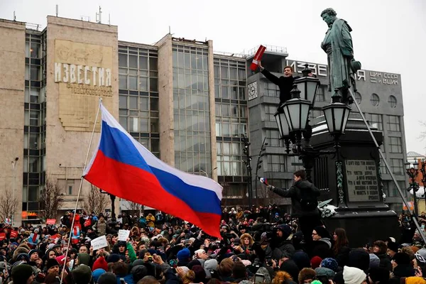 Principal opositor de Putin é preso durante manifestação na Rússia