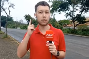 Repórter emociona ao usar Libras em entrada ao vivo em jornal de SC