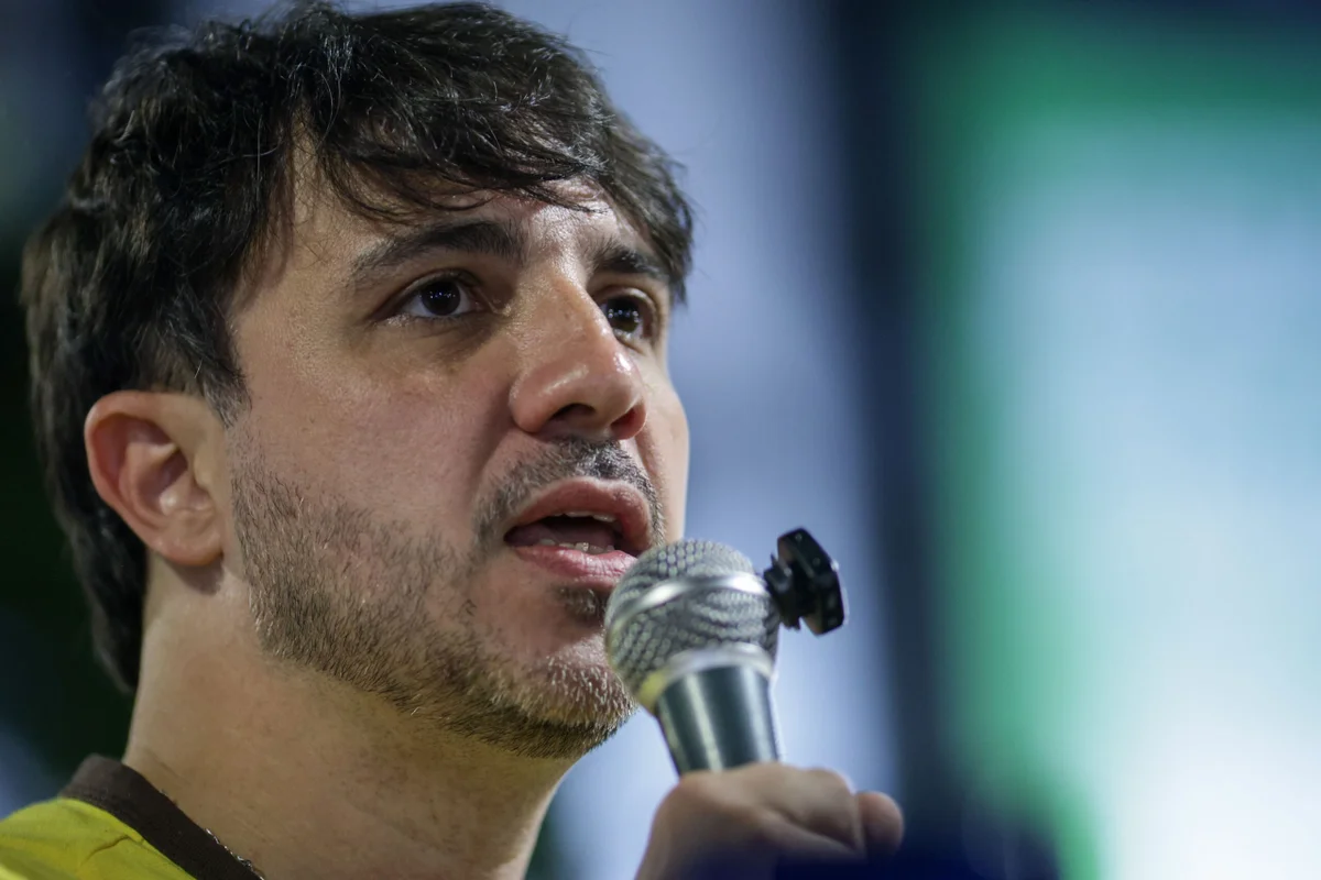 Renan Santos critica uso de Nossa Senhora Aparecida em discursos políticos - imagem 11 Renan Santos critica uso de Nossa Senhora Aparecida em discursos políticos - imagem 11