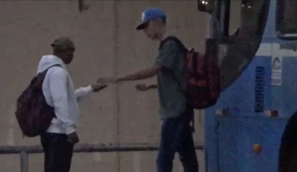 Vídeo. PM flagra tráfico de drogas em rodoviária no centro de Brasília