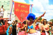 Foliões tomam as ruas de Brasília no segundo dia de carnaval - imagem 3 Foliões tomam as ruas de Brasília no segundo dia de carnaval - imagem 3