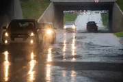 Temporal causa alagamentos e deixa trânsito caótico em Brasília - imagem 2