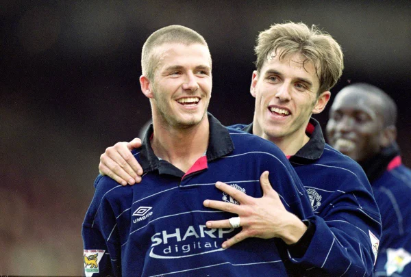 Phil Neville deixa seleção inglesa feminina e assina com time de Beckham