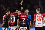 Jogador foi expulso no jogo de ida das quartas da Libertadores Jogador foi expulso no jogo de ida das quartas da Libertadores