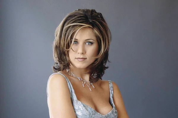 Mechas de Jennifer Aniston nos anos 1990 voltam a ser tendência