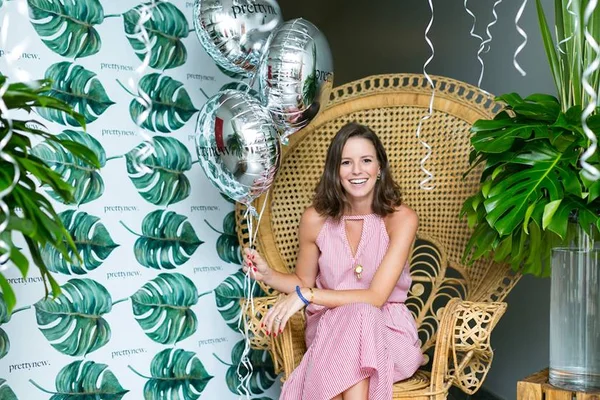 Gabriella Constantino celebra os dois anos de seu projeto Pretty New