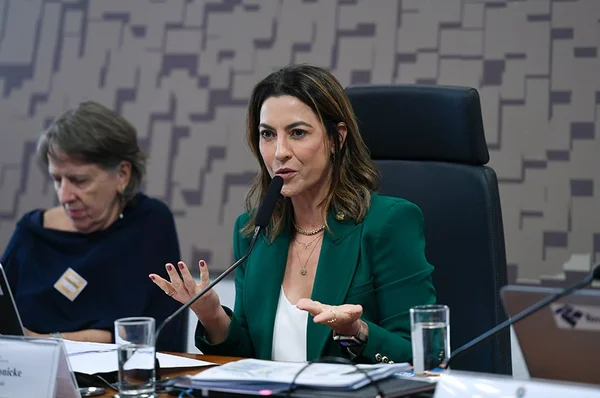 A senadora Soraya Thronicke, do Podemos do Mato Grosso do Sul, durante audiência pública sobre a regulamentação de vapes