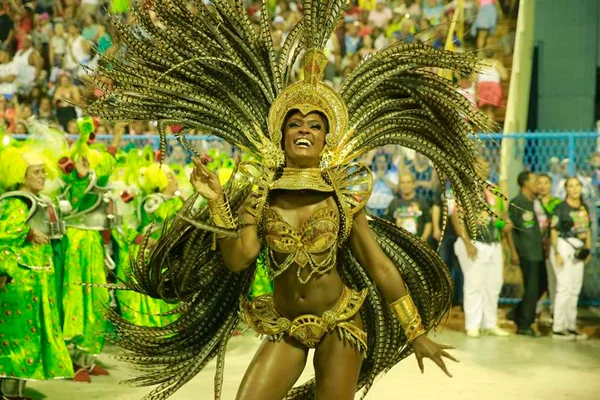 Carnaval 2021: escolas de samba definem datas para desfiles na Sapucaí