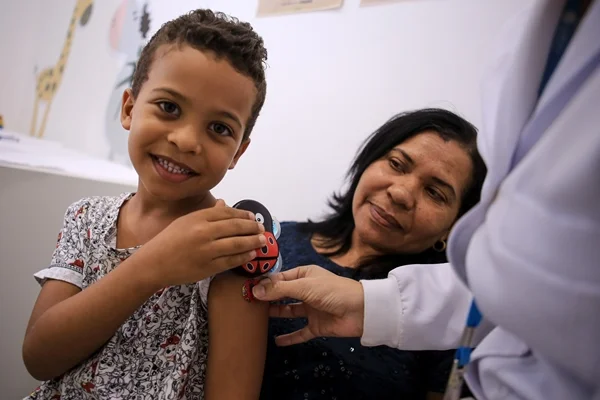 Campanha de vacinação contra pólio e sarampo começa segunda (6/8)
