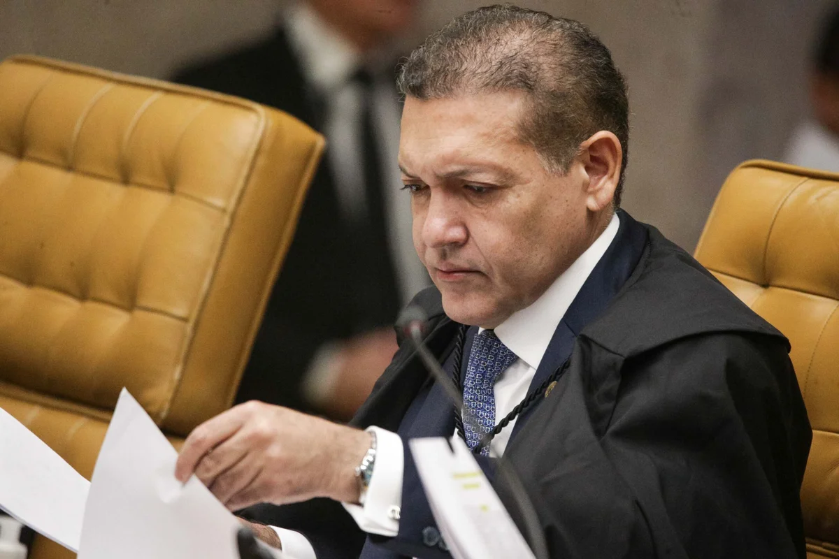 Kassio será relator de notícia-crime de Flávio contra Lula no STF