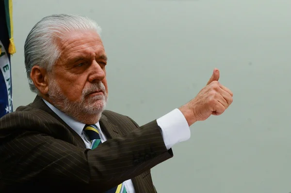 Ex-executivo da OAS afirma que mensagens envolvendo Jaques Wagner tratam de doações legais