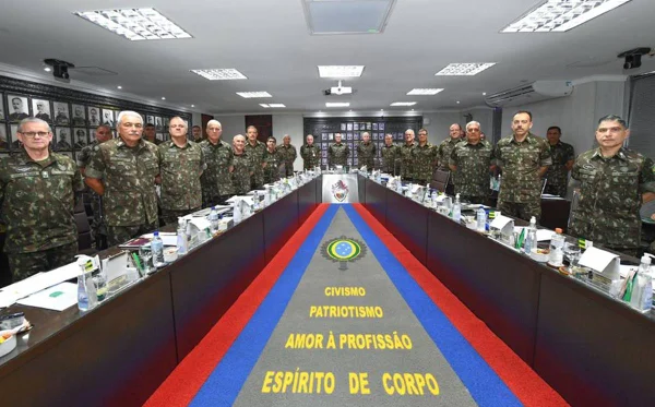 Alto-Comando do Exército decide respeitar eleições: “Quem ganhar leva”