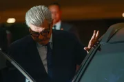 Ministro afastado do STJ Marco Buzzi deixa o tribunal após oitiva em processo disciplinar sobre acusações de importunação sexual