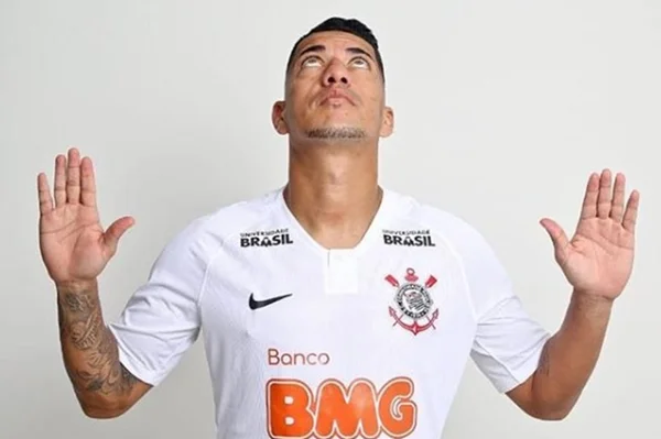 Corinthians confirma rescisão com volante Ralf: “Ídolo da Fiel”