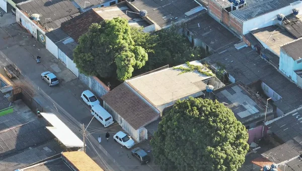 casa sendo monitorada pela polícia