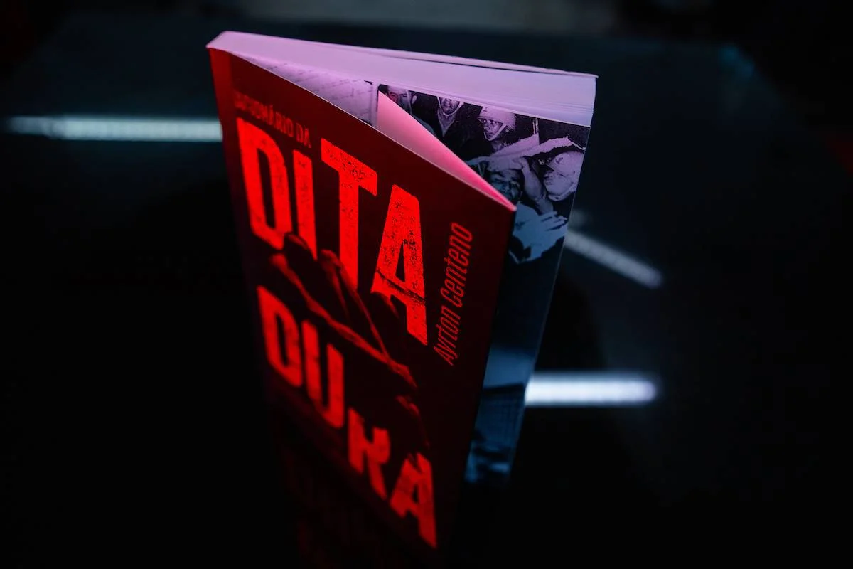Ayrton Centeno lança o livro Dicionário da Ditadura Ayrton Centeno lança o livro Dicionário da Ditadura