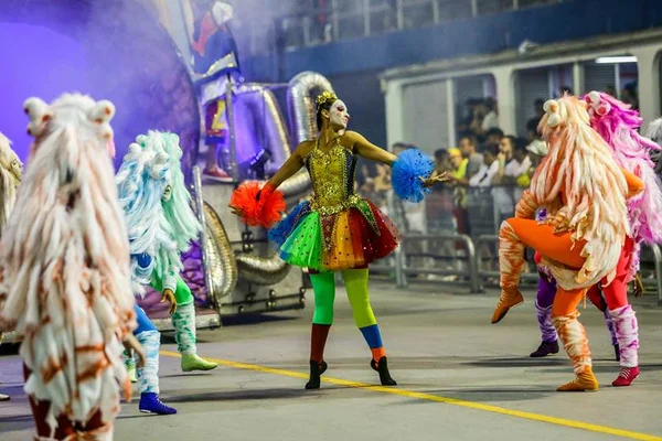 Acadêmicos do Tatuapé é a grande campeã do carnaval de São Paulo