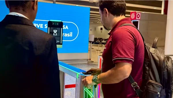 Biometria facial no aeroporto de Viracopos, em Campinas (SP)