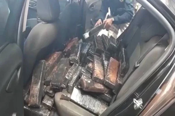 PRF apreende 312 kg de maconha no Recanto das Emas