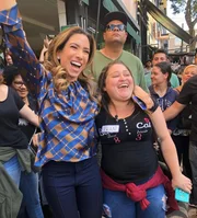 Sua filha também tem um quadro em que entrevista pessoas na rua Sua filha também tem um quadro em que entrevista pessoas na rua