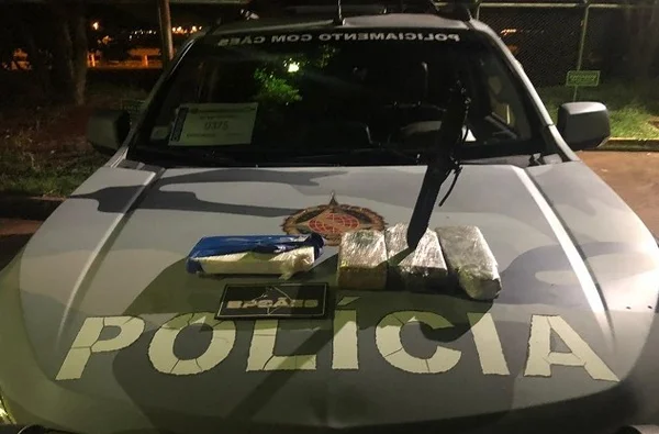 Sheriff, cão da PM, acha drogas com passageiro que ia para o Piauí