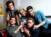  Zayn Malik, Liam Payne, Louis Tomlinson, Niall Horan e Harry Styles formam o One Direction 