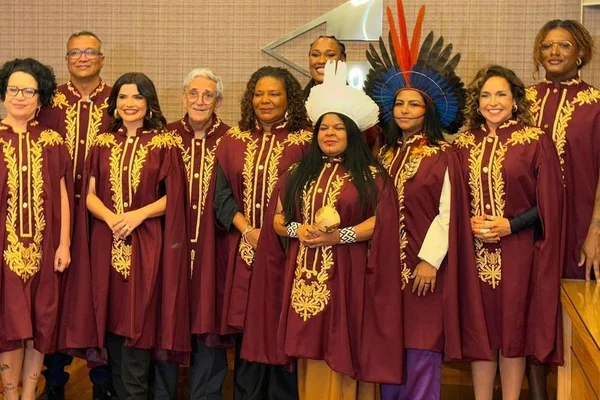 Foto colorida da posse na Academia Brasileira de Cultura - Metrópoles