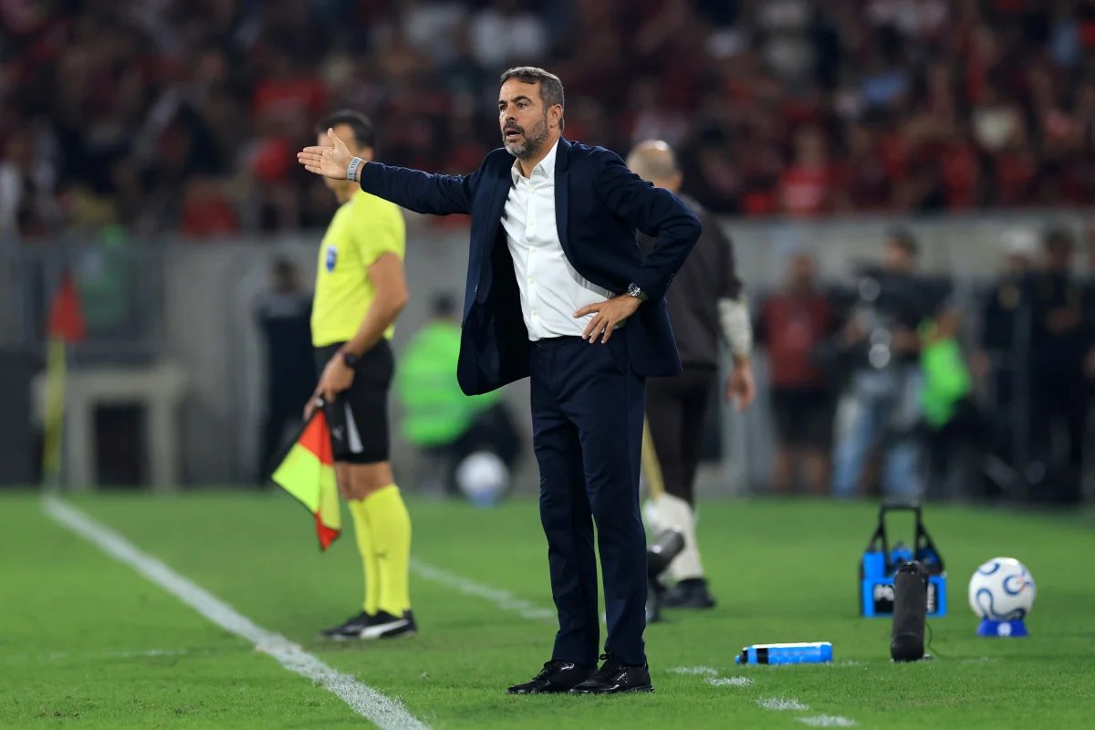 Artur Jorge lamenta eliminação do Cruzeiro na Libertadores