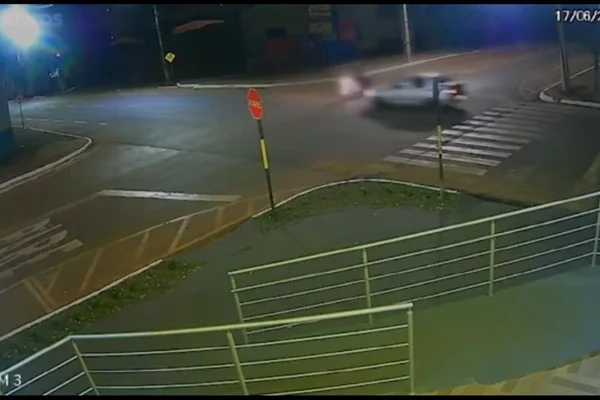motociclista morre atingido arremessado carro jatai goias (1)