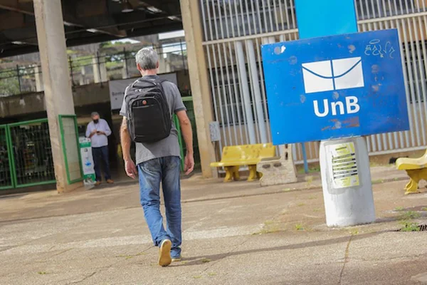 UnB. Universitário com mais de 40 anos - Metrópoles