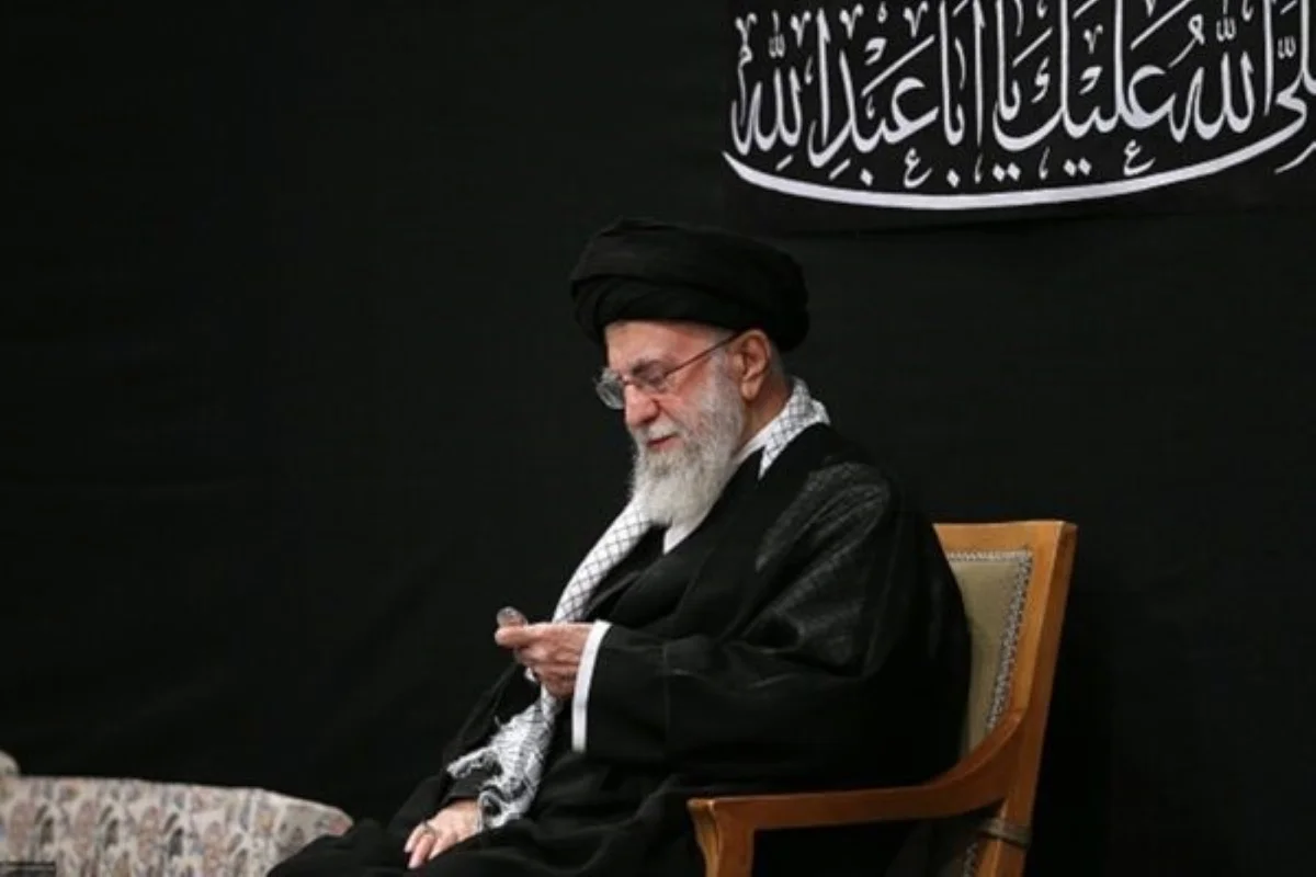 Irão inicia cerimônias de 6 dias para funeral de Khamenei após ataques americanos